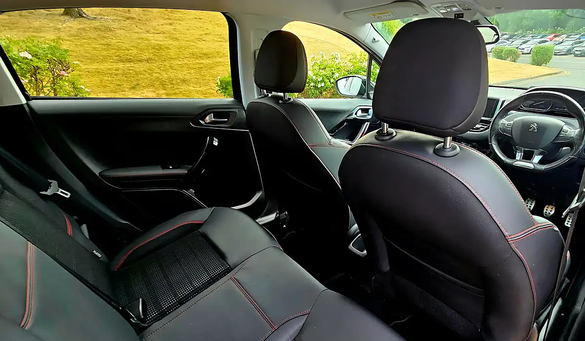 Used 2019 Peugeot 208 GT Line Grey - Interior and Exterior details 16