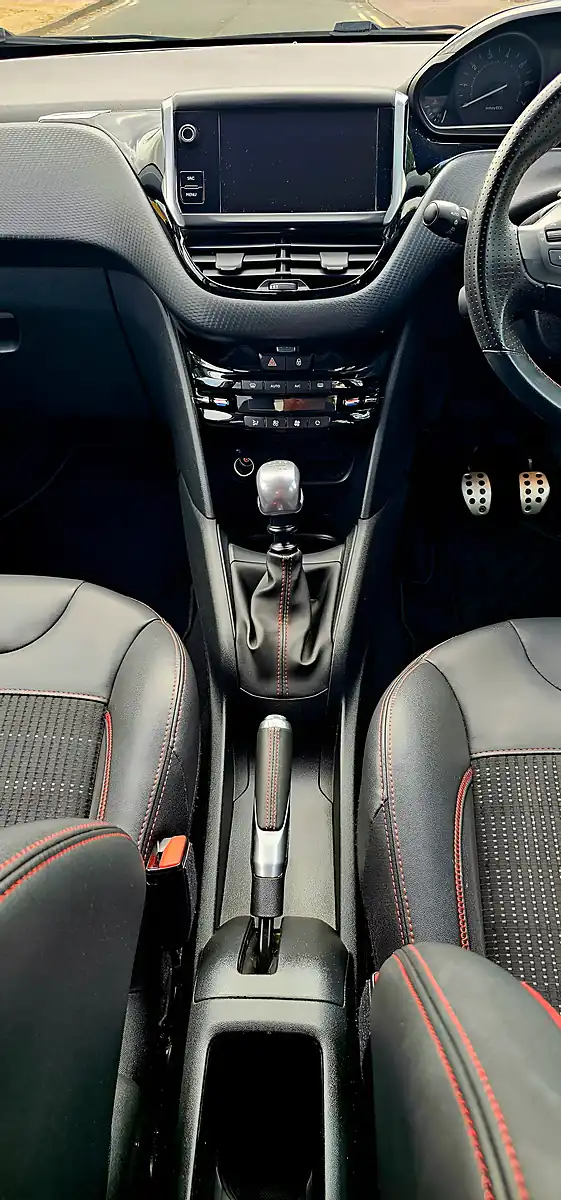 Used 2019 Peugeot 208 GT Line Grey - Interior and Exterior details 17