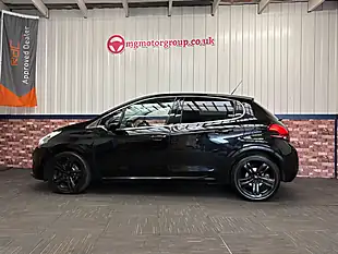 Used 2019 Peugeot 208 GT Line Nera Black - Interior and Exterior details 14