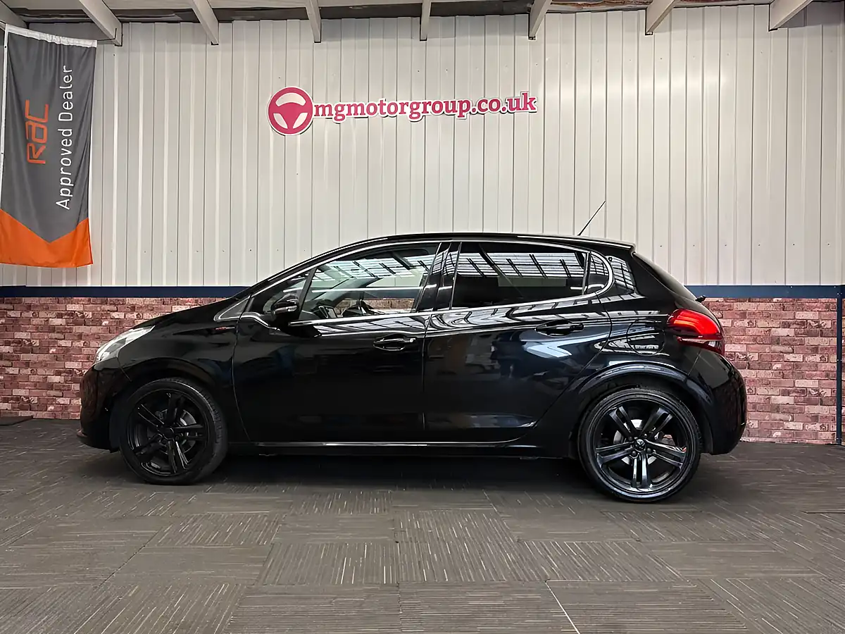 Used 2019 Peugeot 208 GT Line Nera Black - Interior and Exterior details 14