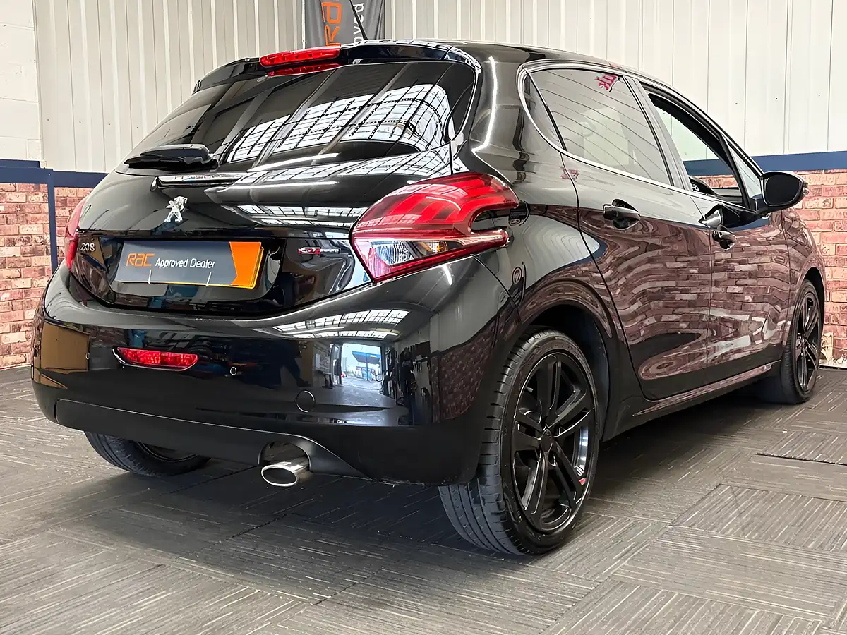 Used 2019 Peugeot 208 GT Line Nera Black - Interior and Exterior details 18