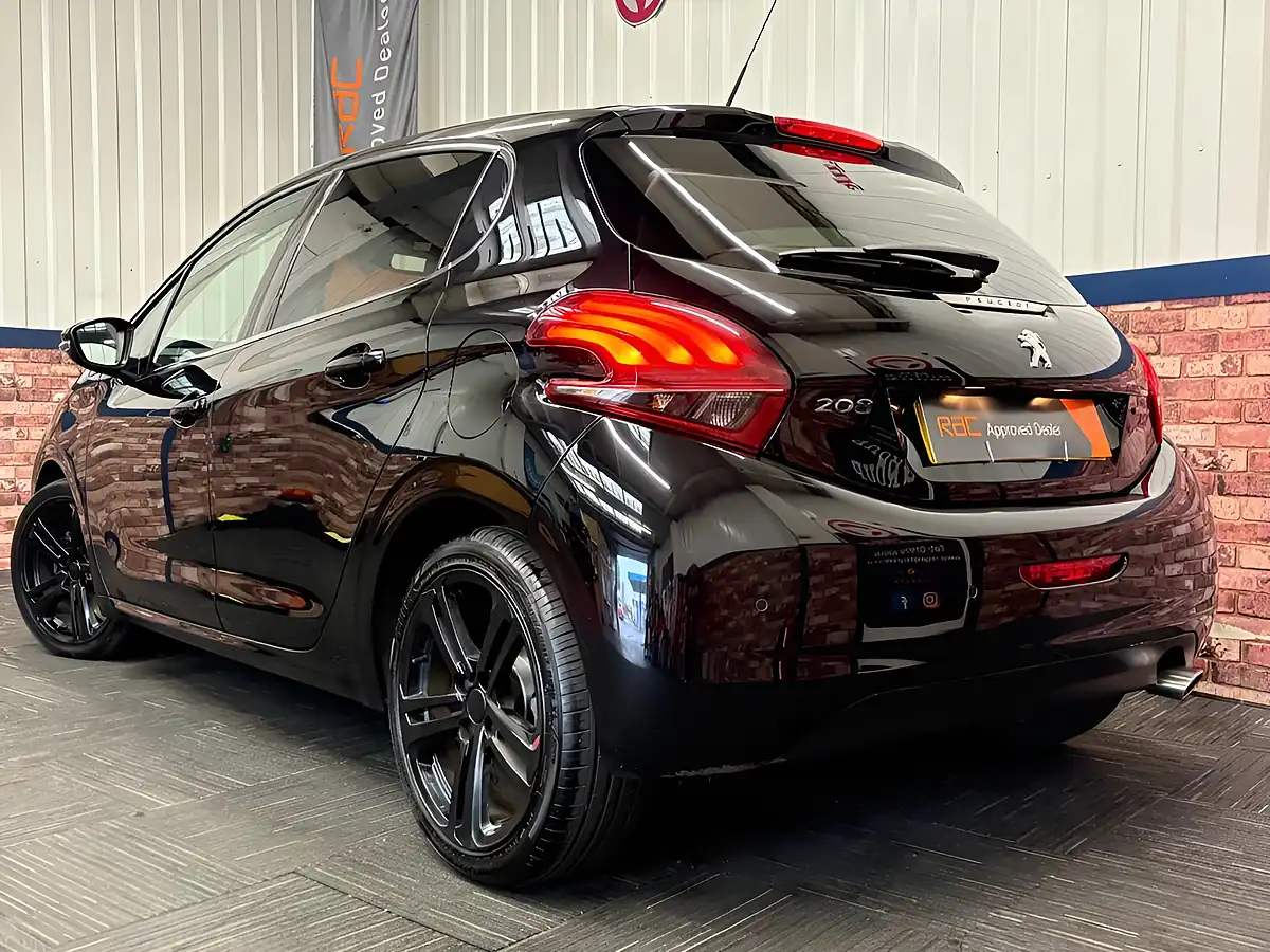Used 2019 Peugeot 208 GT Line Nera Black - Interior and Exterior details 5