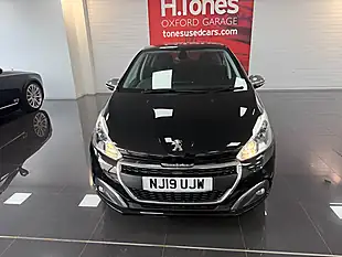 Used 2019 Peugeot 208 Signature Black - Interior and Exterior details 13