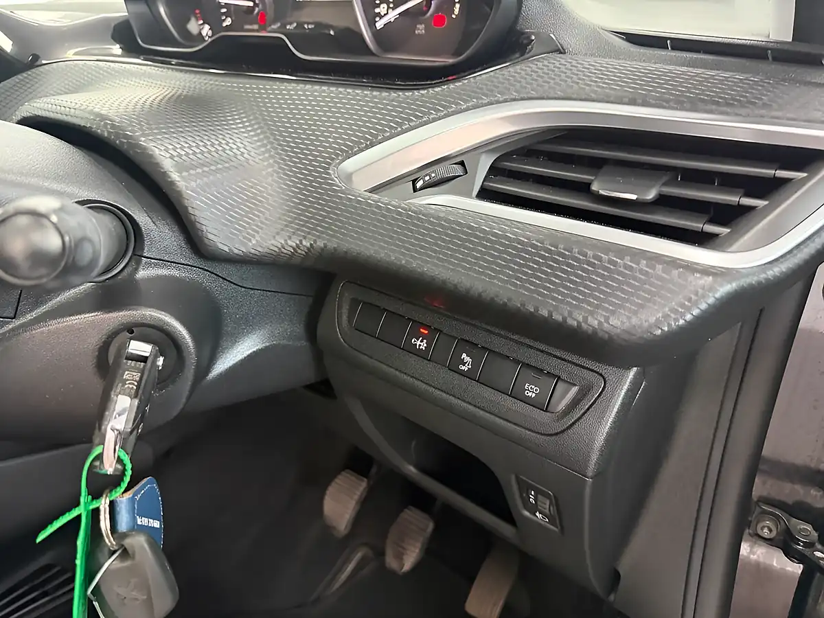 Used 2019 Peugeot 208 Signature Black - Interior and Exterior details 15