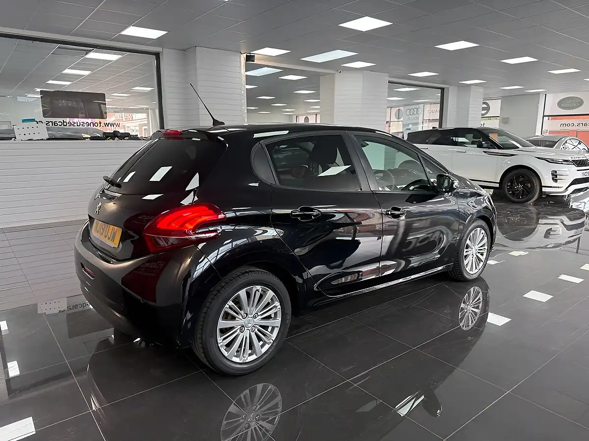 Used 2019 Peugeot 208 Signature Black - Interior and Exterior details 2