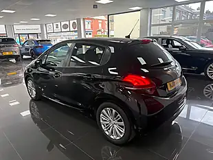 Used 2019 Peugeot 208 Signature Black - Interior and Exterior details 9