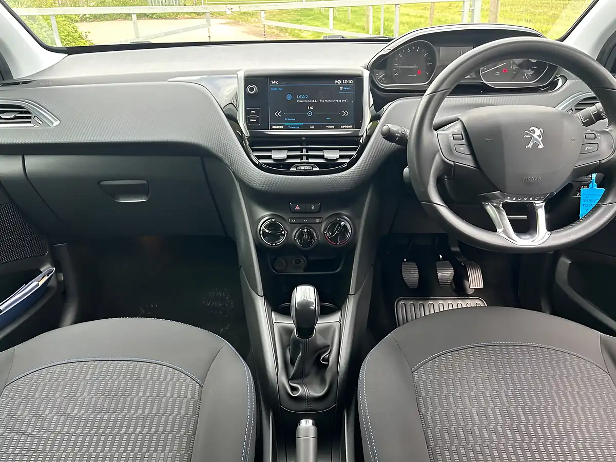 Used 2019 Peugeot 208 Signature Blue - Interior and Exterior details 16