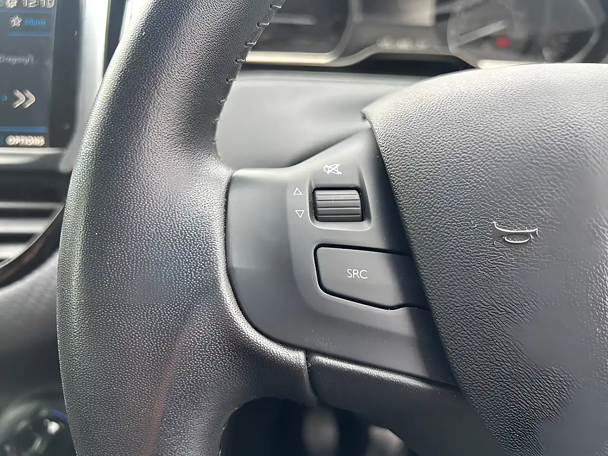 Used 2019 Peugeot 208 Signature Blue - Interior and Exterior details 17