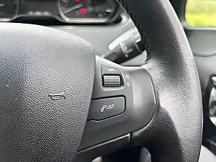 Used 2019 Peugeot 208 Signature Blue - Interior and Exterior details 18