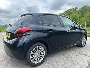 Used 2019 Peugeot 208 Signature Blue - Interior and Exterior details 3