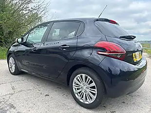 Used 2019 Peugeot 208 Signature Blue - Interior and Exterior details 6