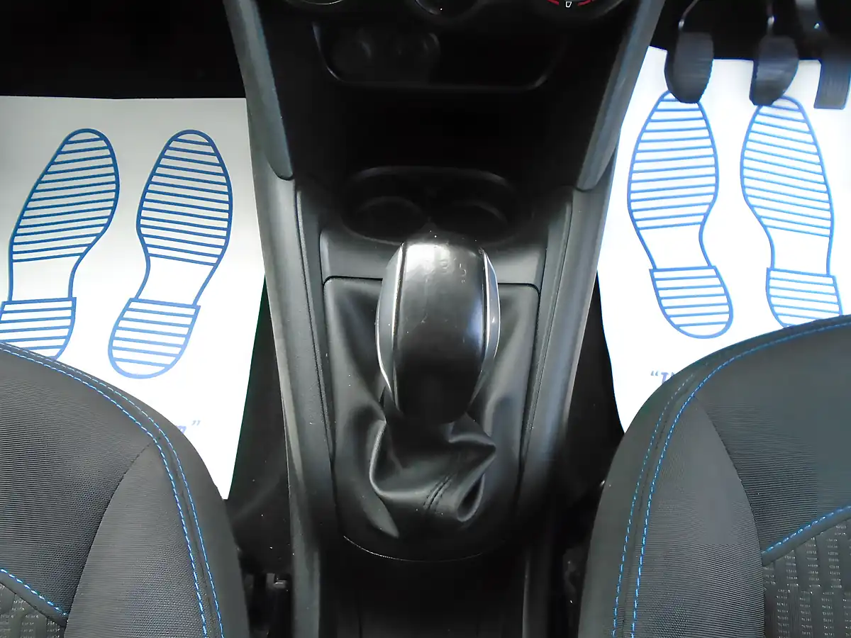 Used 2019 Peugeot 208 Signature Grey - Interior and Exterior details 14