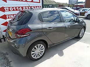 Used 2019 Peugeot 208 Signature Grey - Interior and Exterior details 5