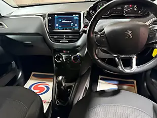 Used 2019 Peugeot 208 Signature White - Interior and Exterior details 12