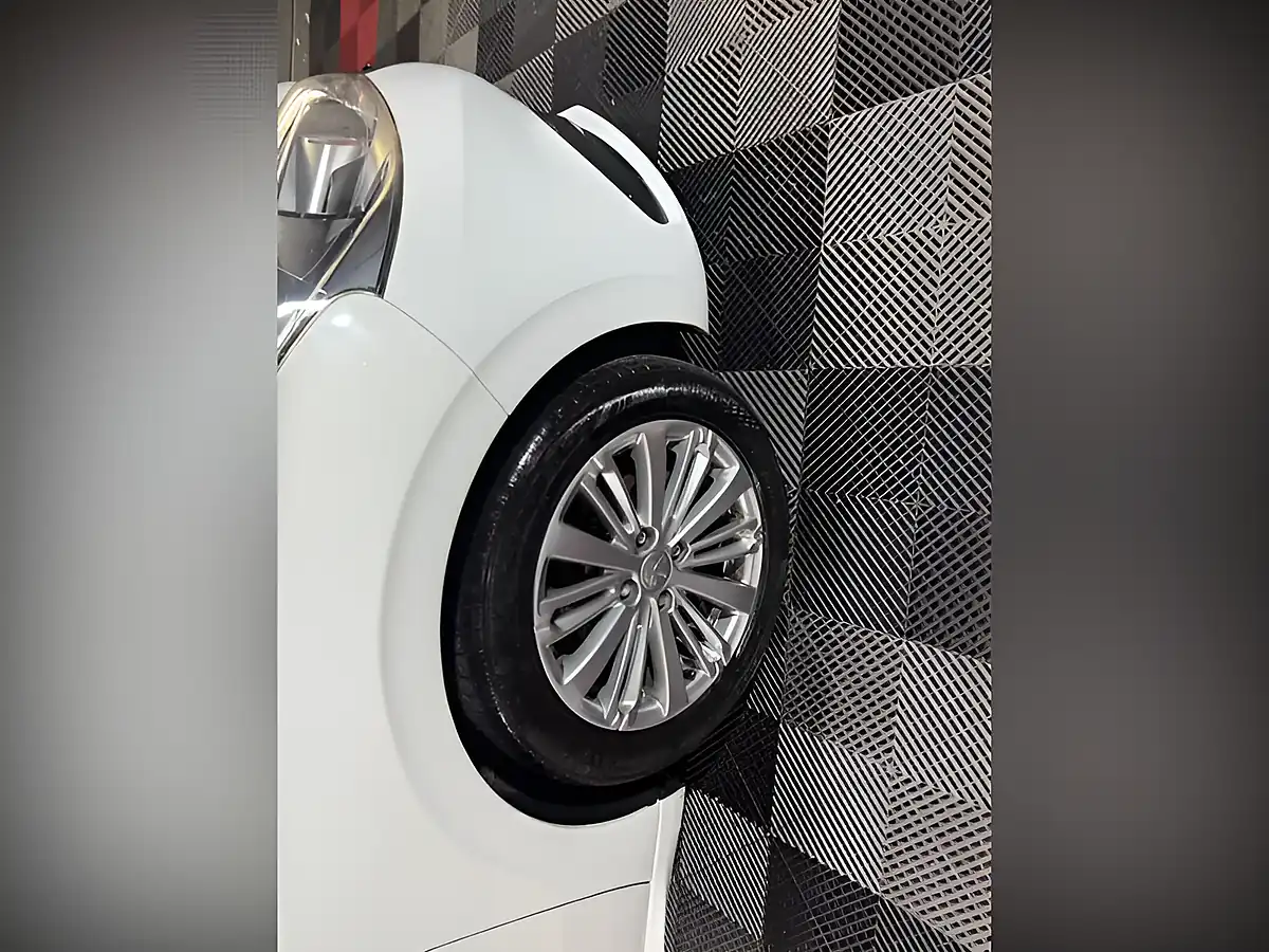 Used 2019 Peugeot 208 Signature White - Interior and Exterior details 15