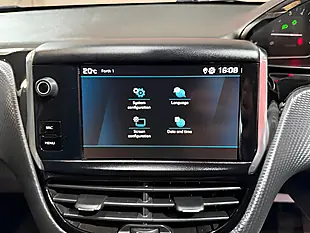 Used 2019 Peugeot 208 Signature White - Interior and Exterior details 16