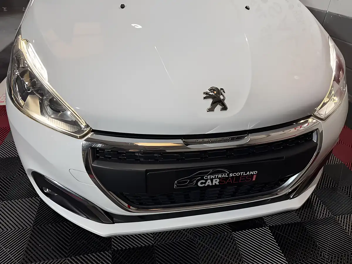 Used 2019 Peugeot 208 Signature White - Interior and Exterior details 2