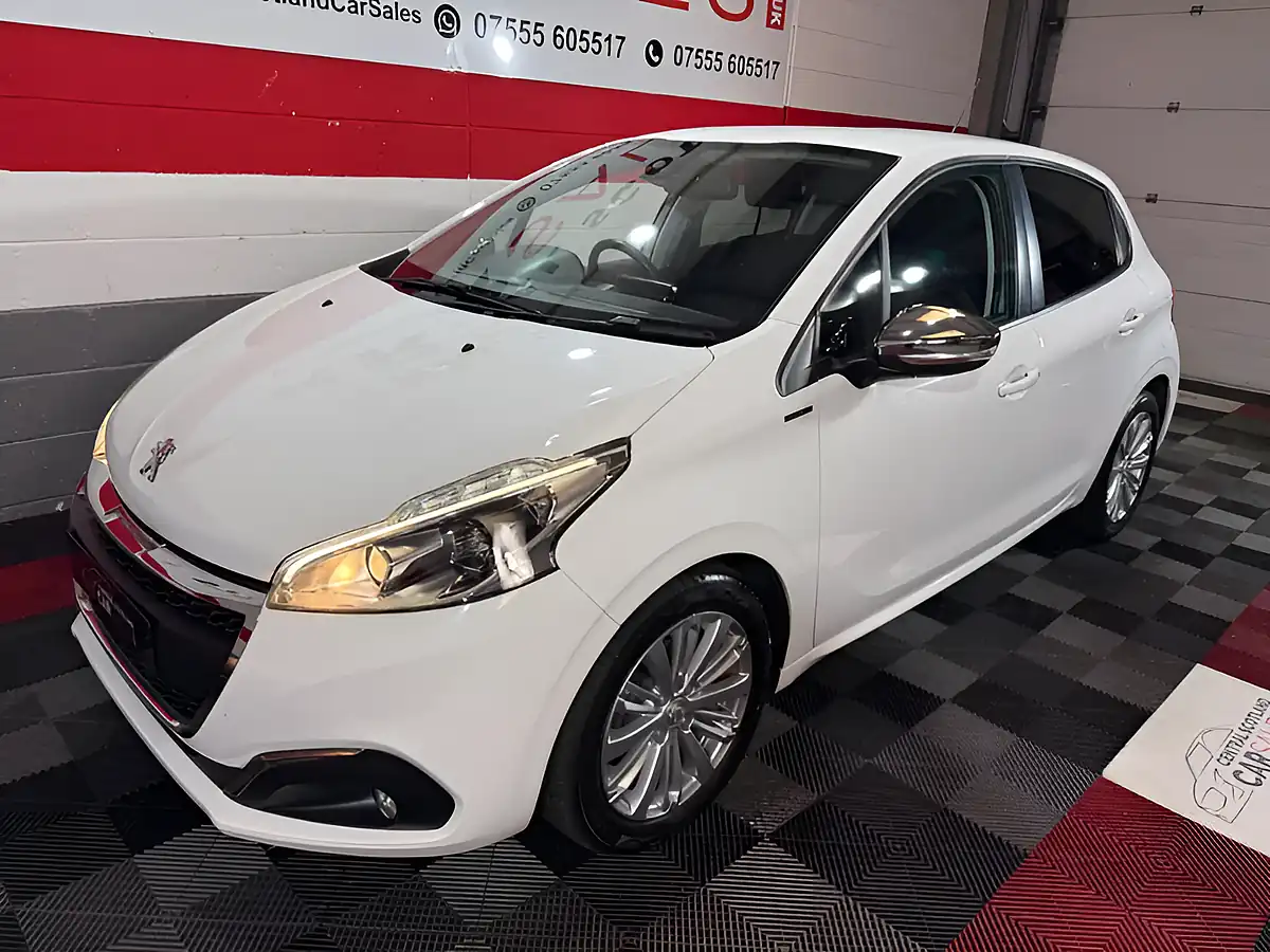 Used 2019 Peugeot 208 Signature White - Interior and Exterior details 3