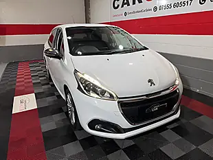 Used 2019 Peugeot 208 Signature White - Interior and Exterior details 5
