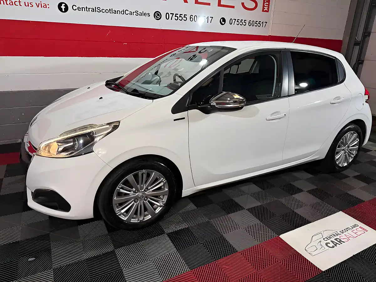 Used 2019 Peugeot 208 Signature White - Interior and Exterior details 6
