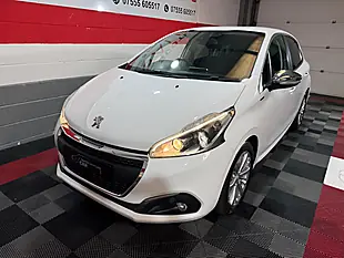 Used 2019 Peugeot 208 Signature White - Interior and Exterior details 8