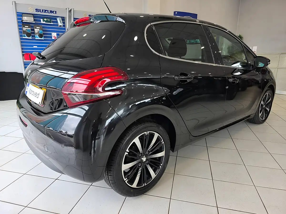 Used 2019 Peugeot 208 Tech Edition Black - Interior and Exterior details 10