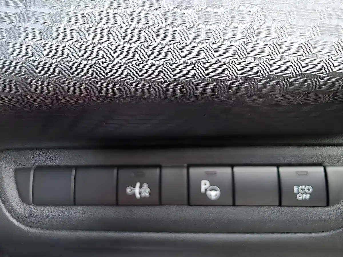 Used 2019 Peugeot 208 Tech Edition Black - Interior and Exterior details 13