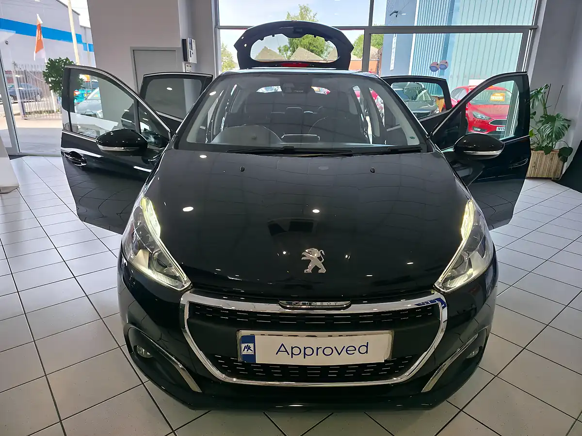 Used 2019 Peugeot 208 Tech Edition Black - Interior and Exterior details 2