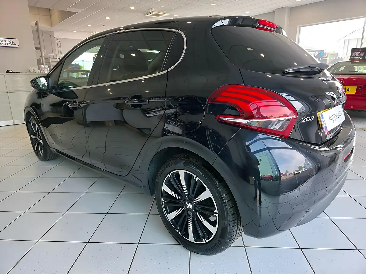 Used 2019 Peugeot 208 Tech Edition Black - Interior and Exterior details 4