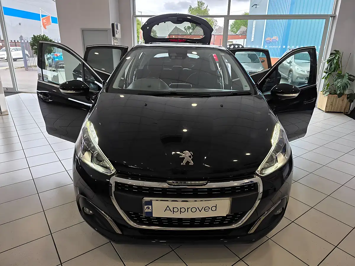 Used 2019 Peugeot 208 Tech Edition Black - Interior and Exterior details 8