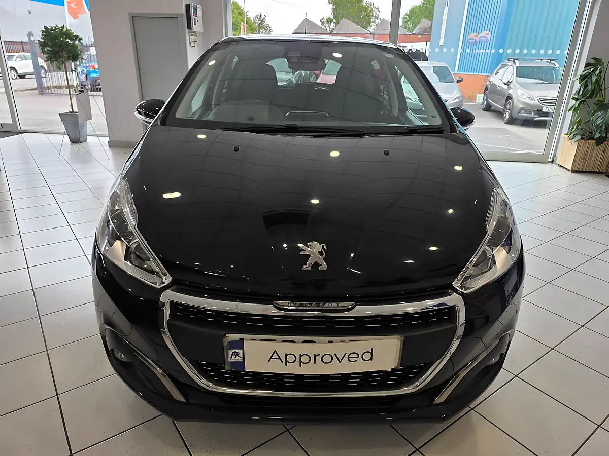 Used 2019 Peugeot 208 Tech Edition Black - Interior and Exterior details 9