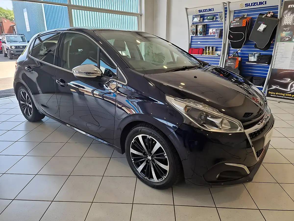 Used 2019 Peugeot 208 Tech Edition Blue - Front View