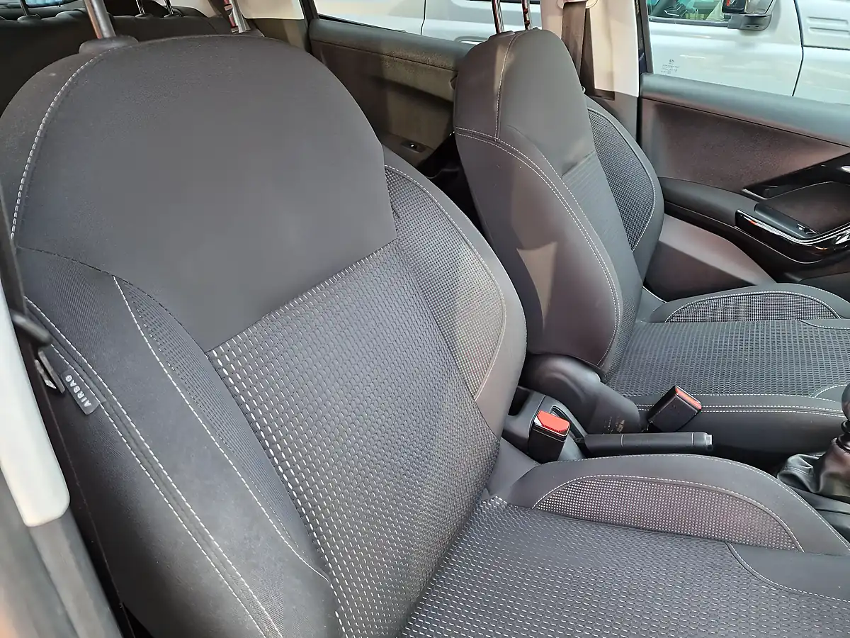 Used 2019 Peugeot 208 Tech Edition Blue - Interior and Exterior details 10