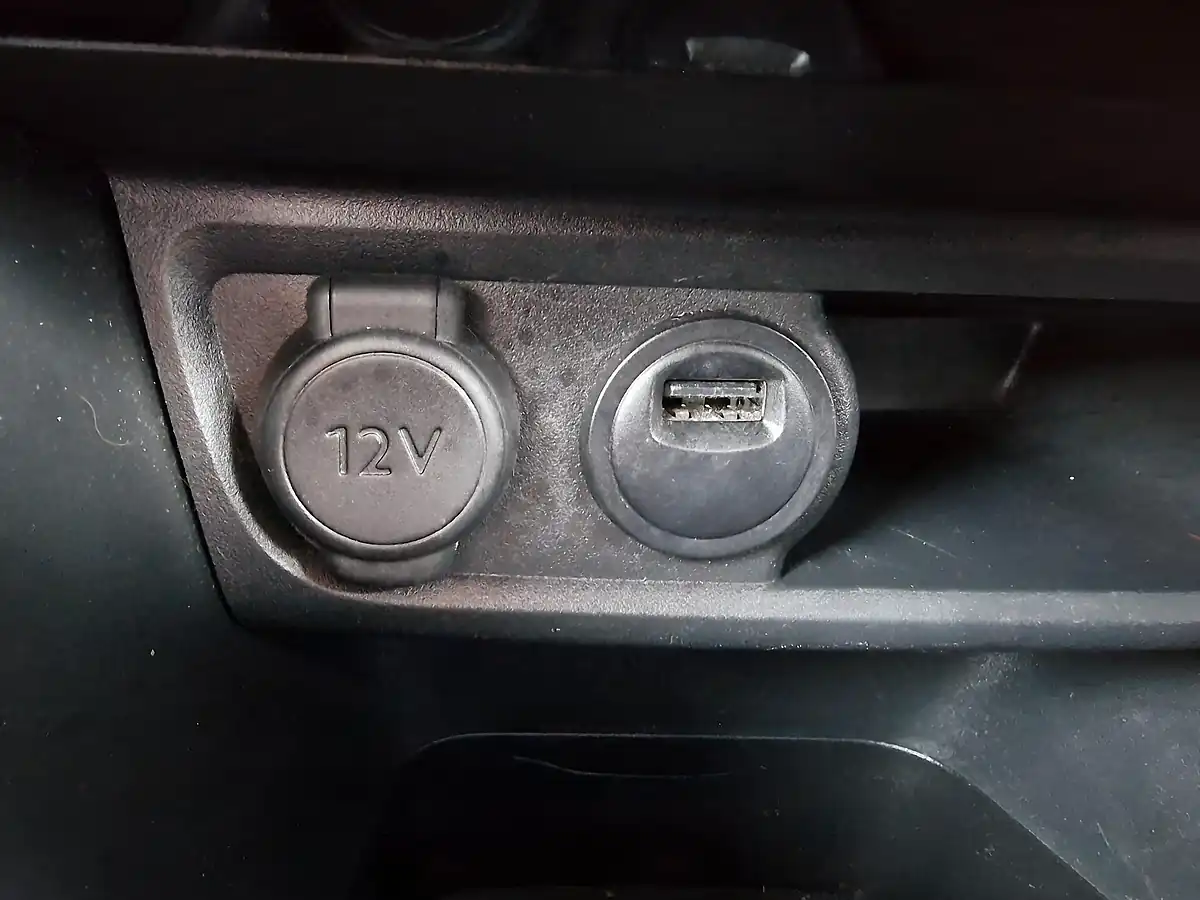 Used 2019 Peugeot 208 Tech Edition Blue - Interior and Exterior details 13