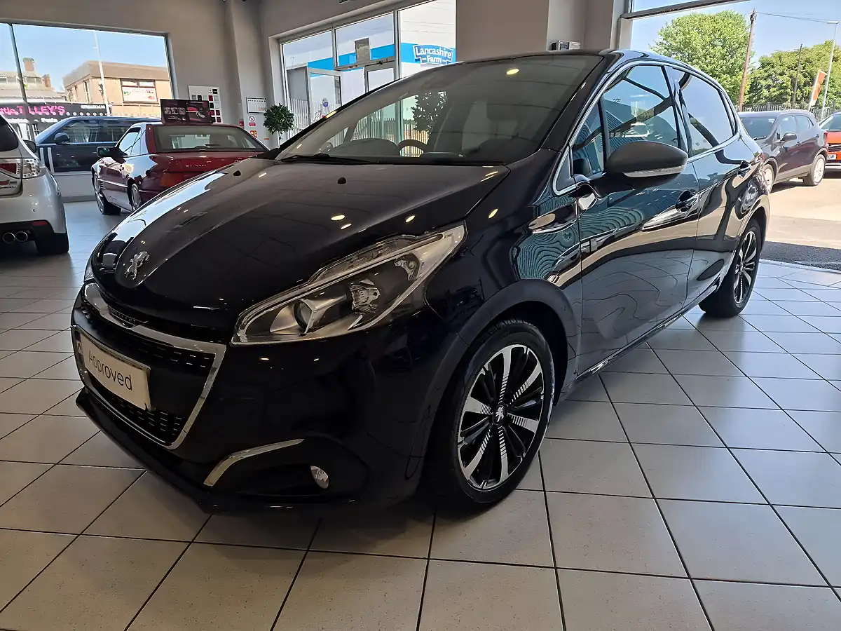Used 2019 Peugeot 208 Tech Edition Blue - Interior and Exterior details 2