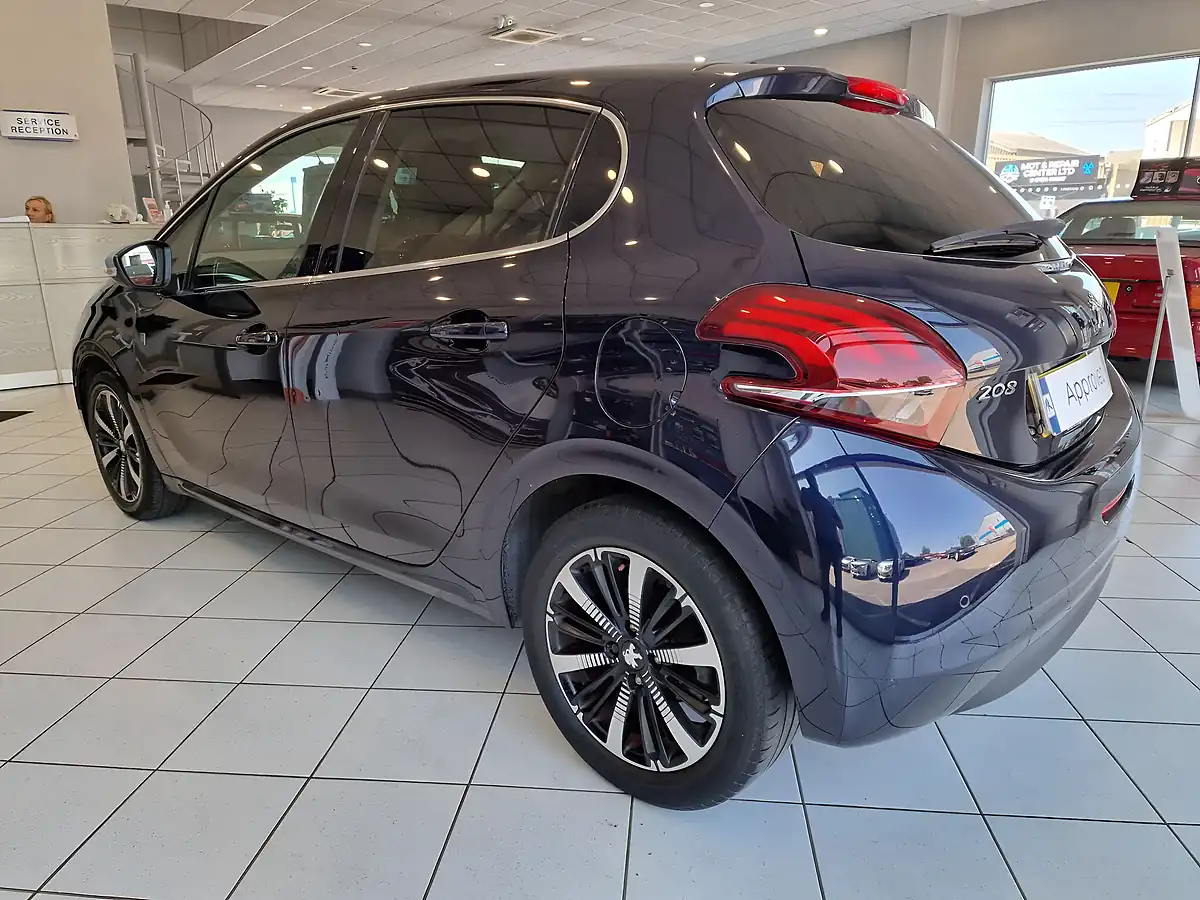Used 2019 Peugeot 208 Tech Edition Blue - Interior and Exterior details 3