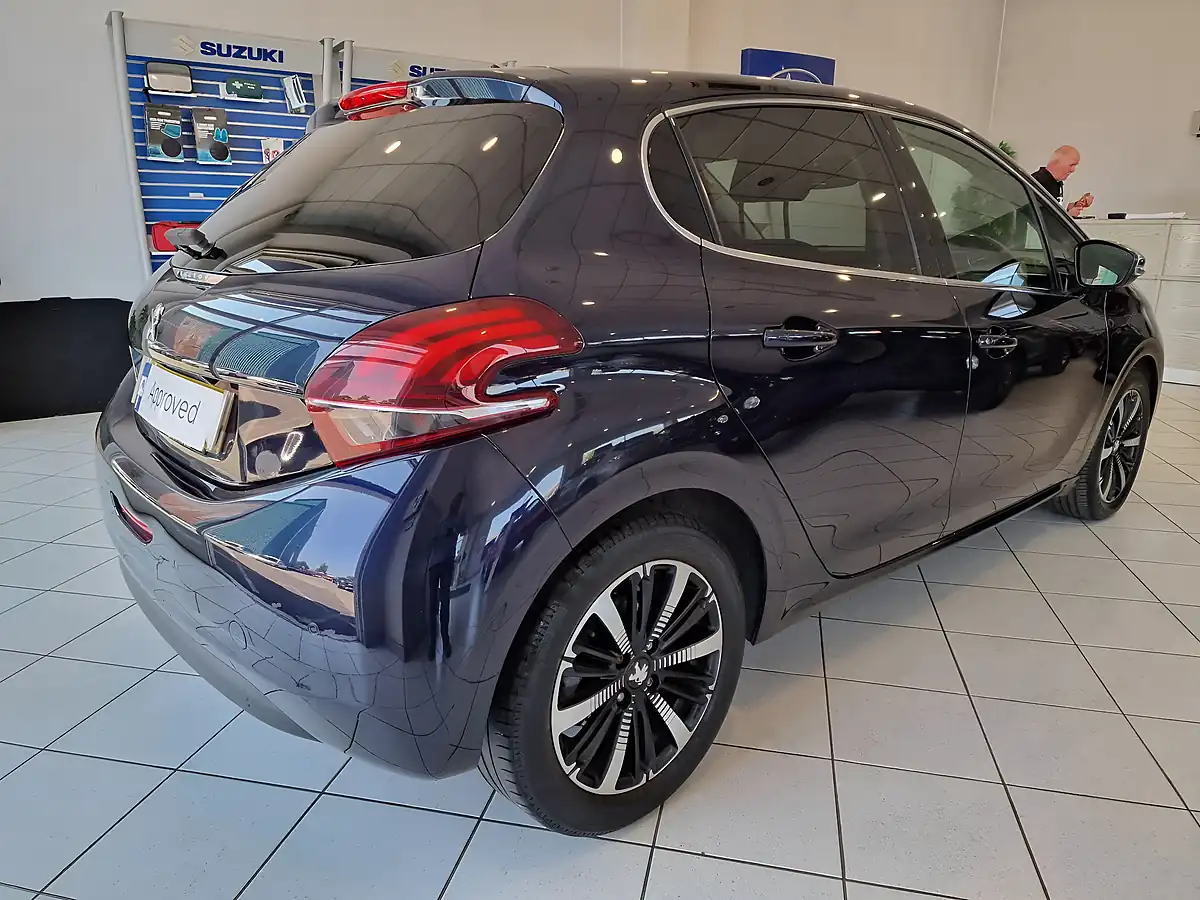 Used 2019 Peugeot 208 Tech Edition Blue - Interior and Exterior details 7