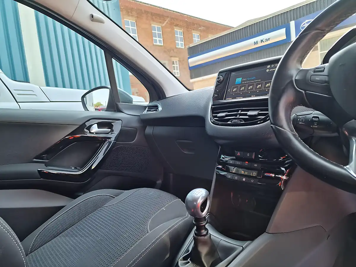 Used 2019 Peugeot 208 Tech Edition Blue - Interior and Exterior details 9