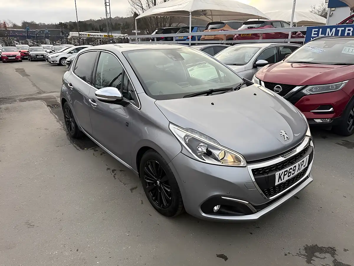 Used 2019 Peugeot 208 Tech Edition Grey - Interior and Exterior details 10