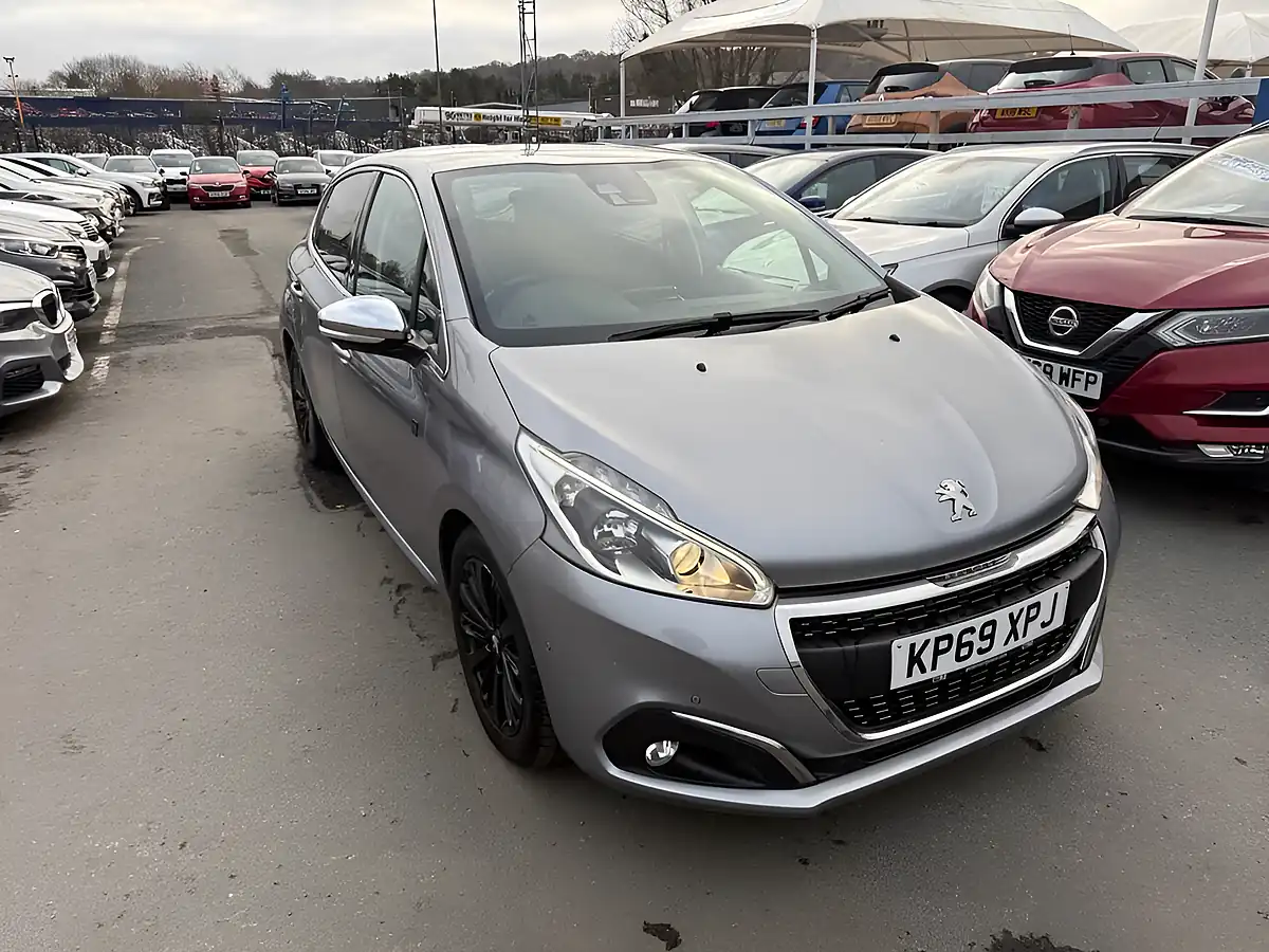 Used 2019 Peugeot 208 Tech Edition Grey - Interior and Exterior details 11