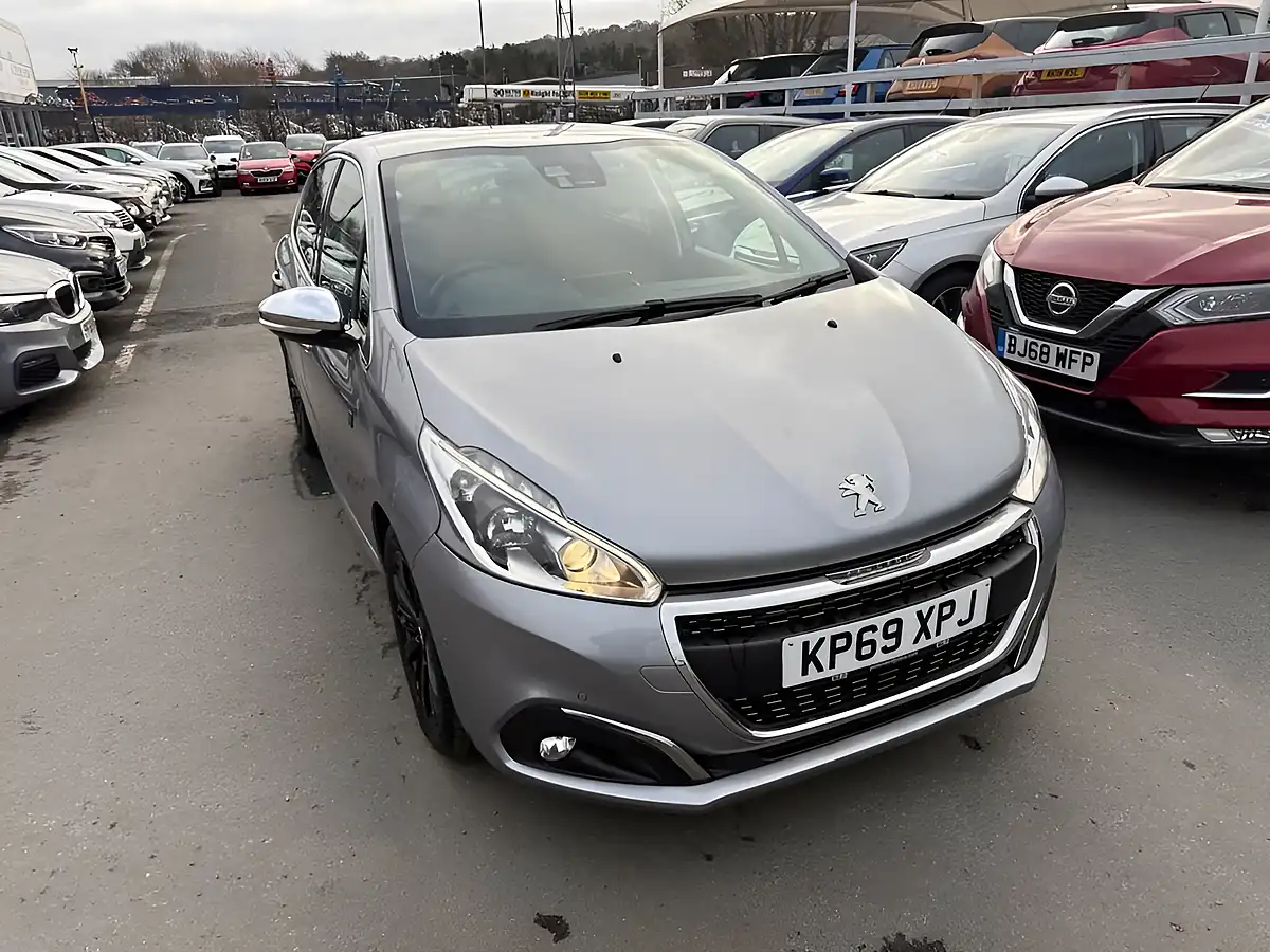 Used 2019 Peugeot 208 Tech Edition Grey - Interior and Exterior details 12