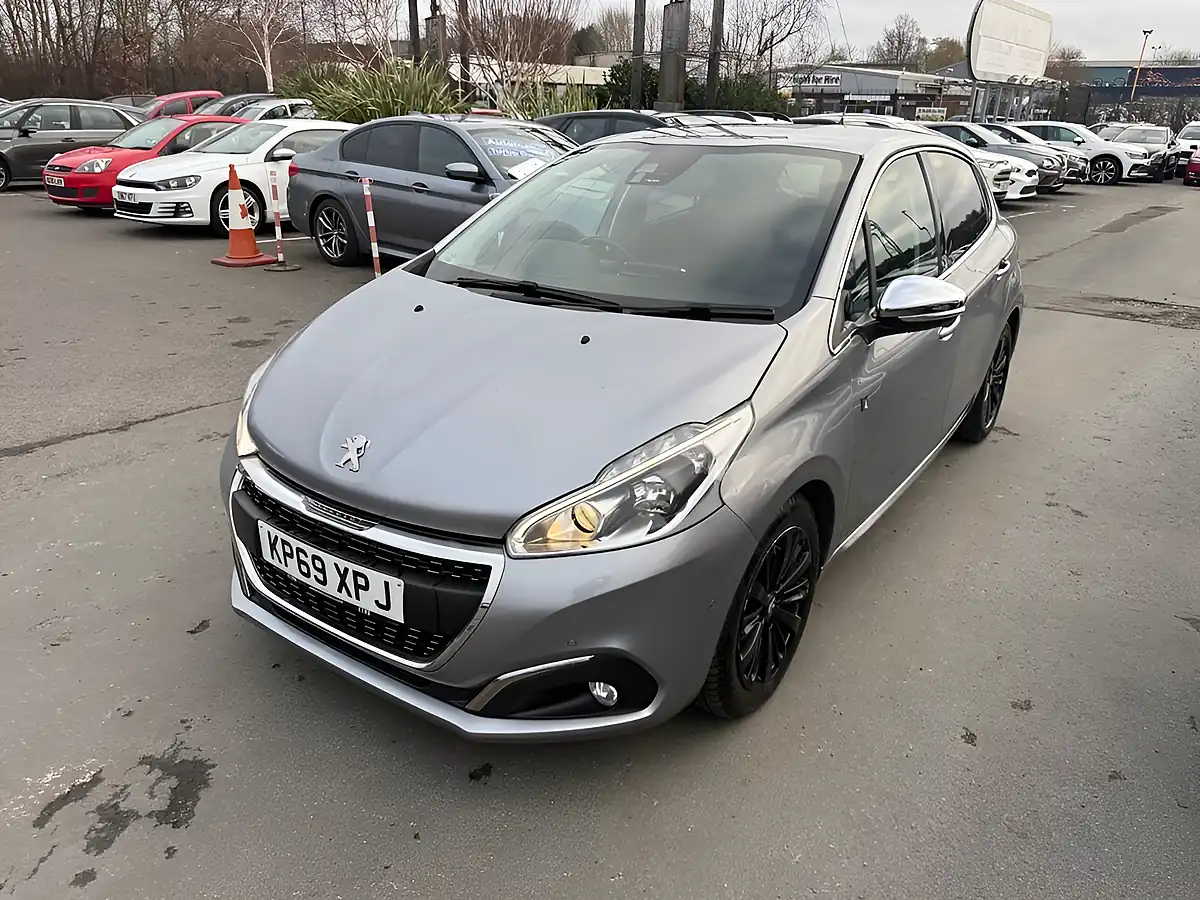 Used 2019 Peugeot 208 Tech Edition Grey - Interior and Exterior details 17