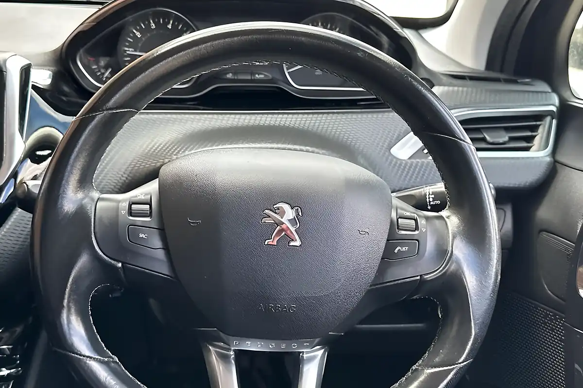 Used 2019 Peugeot 208 Tech Edition Grey - Interior and Exterior details 13
