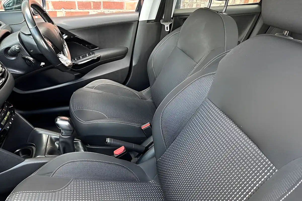 Used 2019 Peugeot 208 Tech Edition Grey - Interior and Exterior details 16