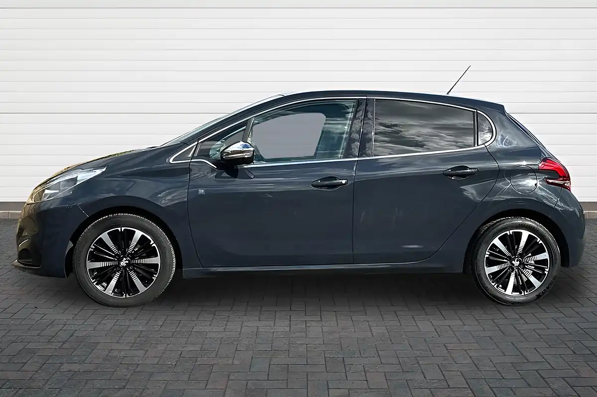 Used 2019 Peugeot 208 Tech Edition Grey - Interior and Exterior details 6