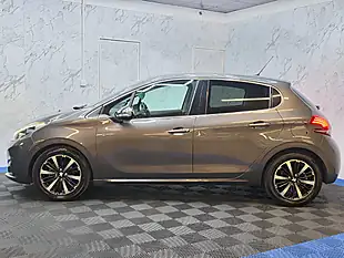 Used 2019 Peugeot 208 Tech Edition Grey - Interior and Exterior details 10