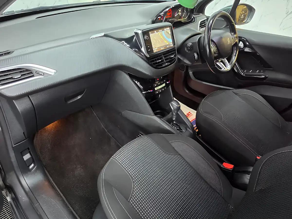 Used 2019 Peugeot 208 Tech Edition Grey - Interior and Exterior details 14