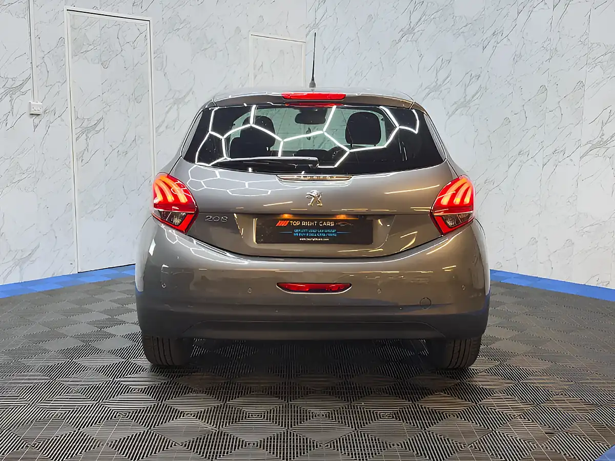 Used 2019 Peugeot 208 Tech Edition Grey - Interior and Exterior details 6