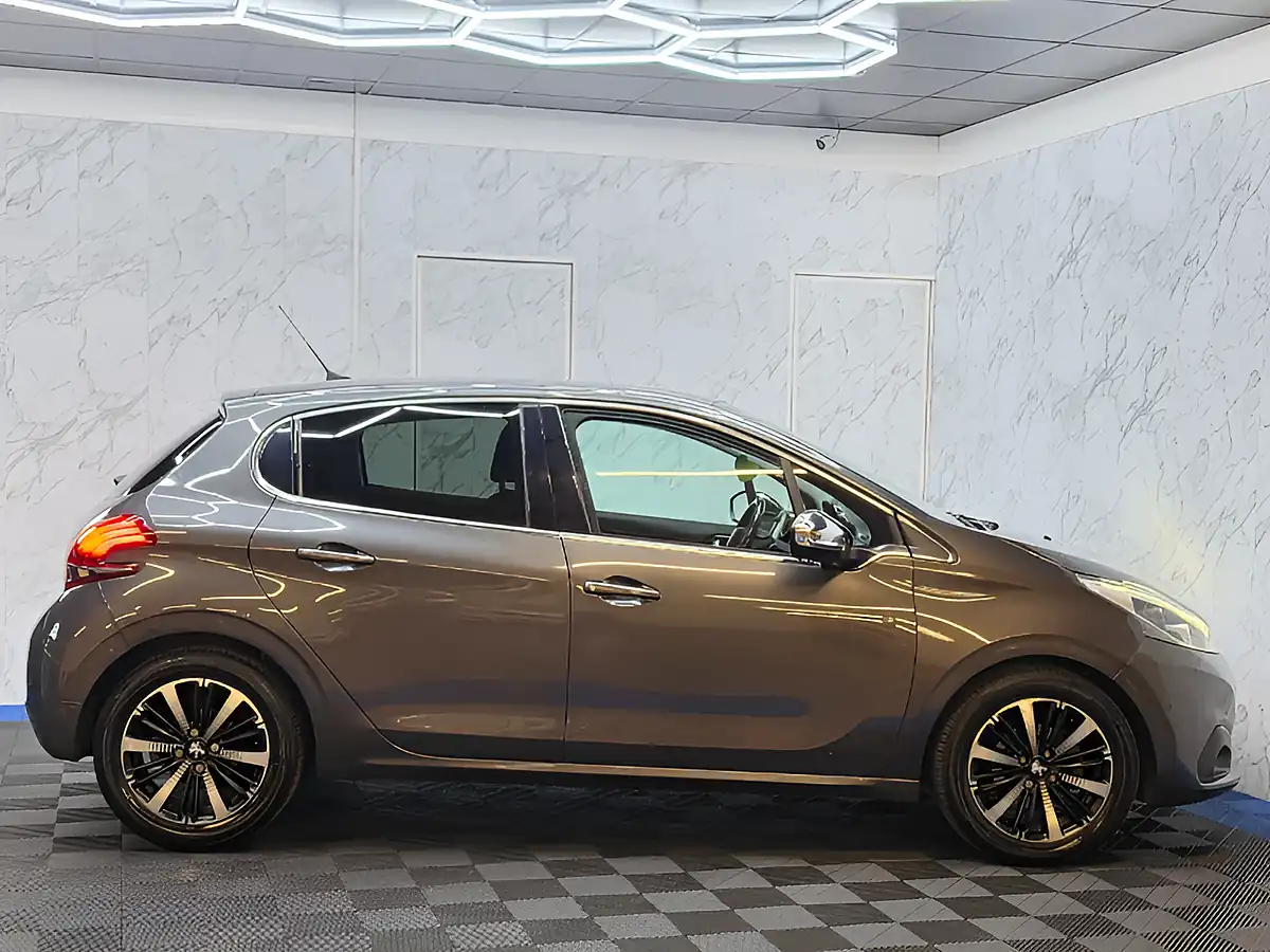 Used 2019 Peugeot 208 Tech Edition Grey - Interior and Exterior details 8