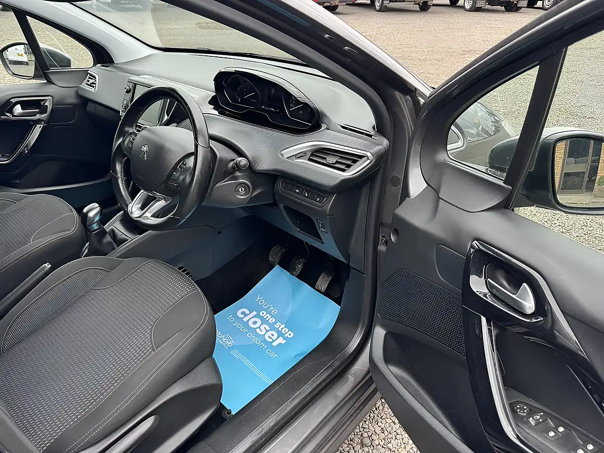 Used 2019 Peugeot 208 Tech Edition Grey - Interior and Exterior details 15